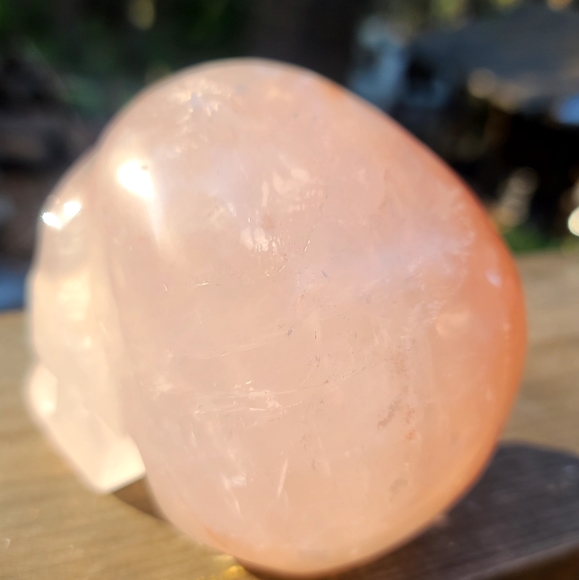 Pink Quartz with red inclusions handcarved skull 💀 - Picture 9 of 12